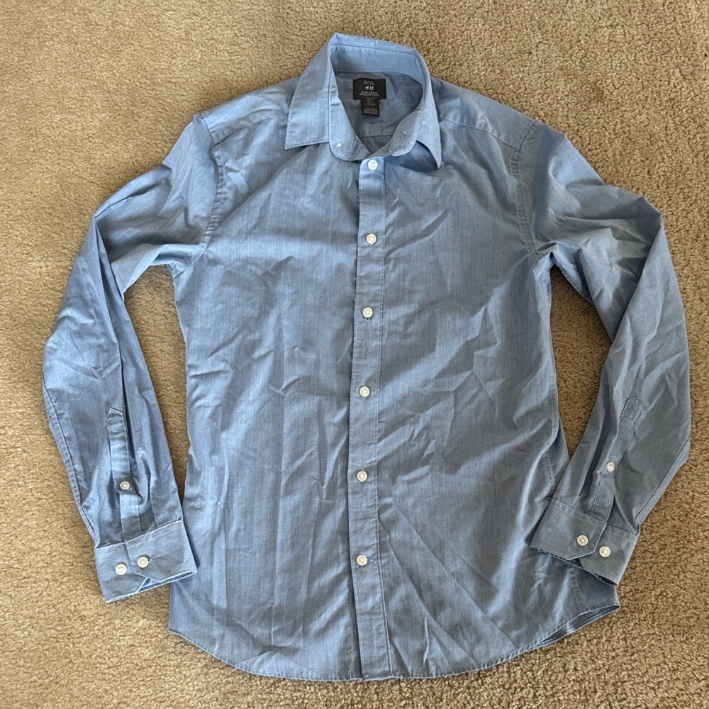 H&M Light Blue Casual Button-Down Shirt